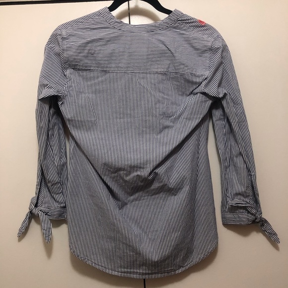 NWT $58 Abercrombie & Fitch Embroidered Floral Tie-Sleeve Blouse in XS! - Picture 5 of 8